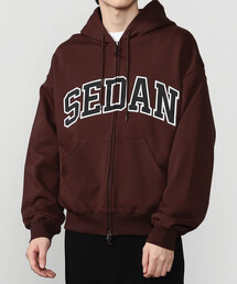 SEDAN ALL-PURPOSE（セダンオールパーパス）の「SEDAN ALL-PURPOSE | カレッジロゴ刺繍 ダブルジップ フーディ MEN（パーカー）」
