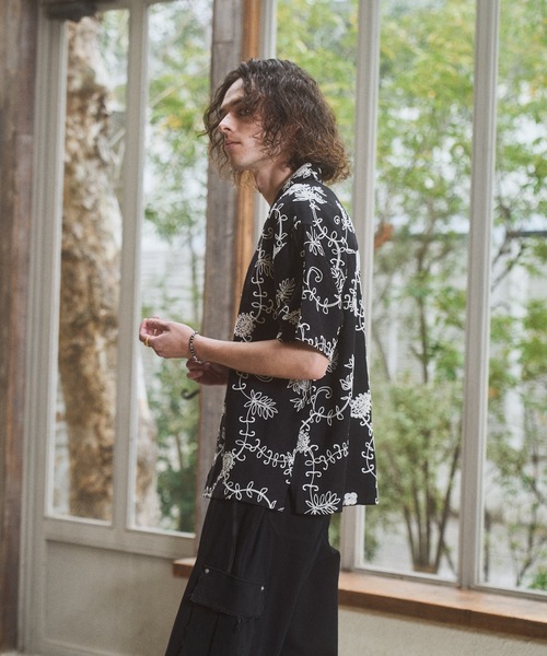CASPER JOHN(キャスパージョン)の「Embroidery shirts/エンブロイダリーシャツ(シャツ/ブラウス・メンズ・ホワイト/ブラック・MEDIUM/LARGE/SMALL/X-SMALL)」の6枚目の写真