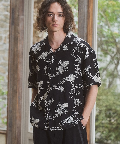 CASPER JOHN(キャスパージョン)の「Embroidery shirts/エンブロイダリーシャツ(シャツ/ブラウス・メンズ・ホワイト/ブラック・MEDIUM/LARGE/SMALL/X-SMALL)」の5枚目の写真