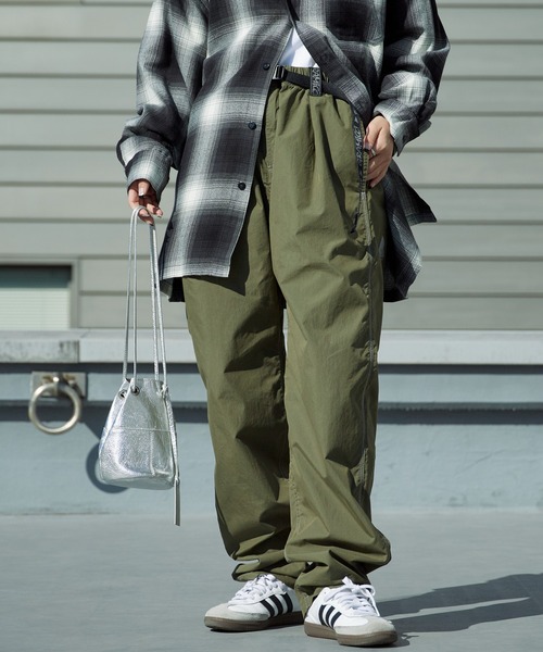 and wander(アンドワンダー)の「and wander/アンドワンダー×Gramicci/グラミチ C/N climbing pant コラボレーションロゴ クライミングパンツ 2026年春夏(その他パンツ・メンズ・カーキ/ブラック・L/XL/M)」の18枚目の写真