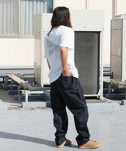 and wander(アンドワンダー)の「and wander/アンドワンダー×Gramicci/グラミチ C/N climbing pant コラボレーションロゴ クライミングパンツ 2026年春夏(その他パンツ・メンズ・カーキ/ブラック・L/XL/M)」の14枚目の写真