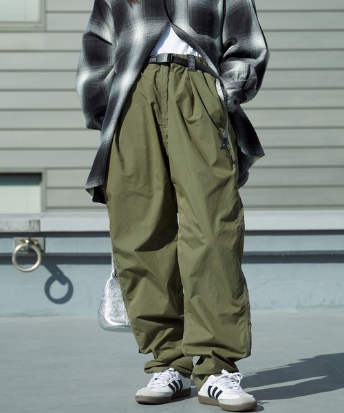 and wander(アンドワンダー)の「and wander/アンドワンダー×Gramicci/グラミチ C/N climbing pant コラボレーションロゴ クライミングパンツ 2026年春夏(その他パンツ・メンズ・カーキ/ブラック・L/XL/M)」の17枚目の写真