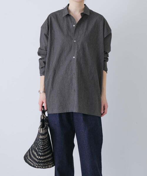 かぐれ（カグレ）の「『ユニセックス』コットンレギュラーカラーボックスシャツ（シャツ/ブラウス・レディース・チャコールグレー/ベージュ/ライトグレー・1/2）」の2枚目の写真