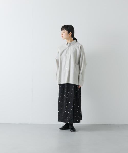 かぐれ（カグレ）の「『ユニセックス』コットンレギュラーカラーボックスシャツ（シャツ/ブラウス・レディース・チャコールグレー/ベージュ/ライトグレー・1/2）」の8枚目の写真