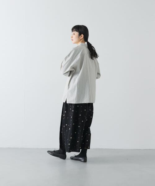 かぐれ（カグレ）の「『ユニセックス』コットンレギュラーカラーボックスシャツ（シャツ/ブラウス・レディース・チャコールグレー/ベージュ/ライトグレー・1/2）」の11枚目の写真