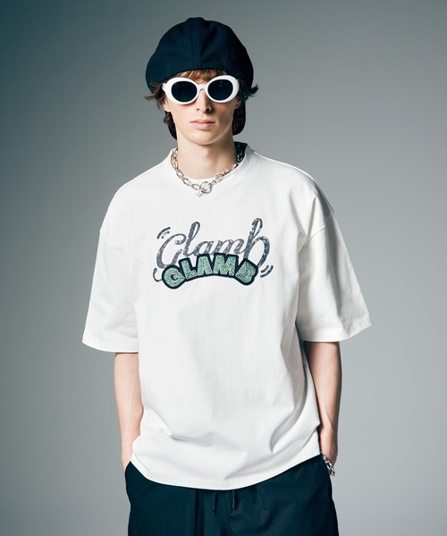 glamb(グラム)の「Glitter Logo T-Shirt / グリッターロゴTシャツ(Tシャツ/カットソー・メンズ・ホワイト/ブラック・S/M/L)」の5枚目の写真