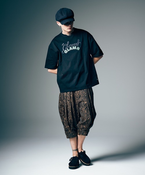 glamb(グラム)の「Glitter Logo T-Shirt / グリッターロゴTシャツ(Tシャツ/カットソー・メンズ・ホワイト/ブラック・S/M/L)」の8枚目の写真