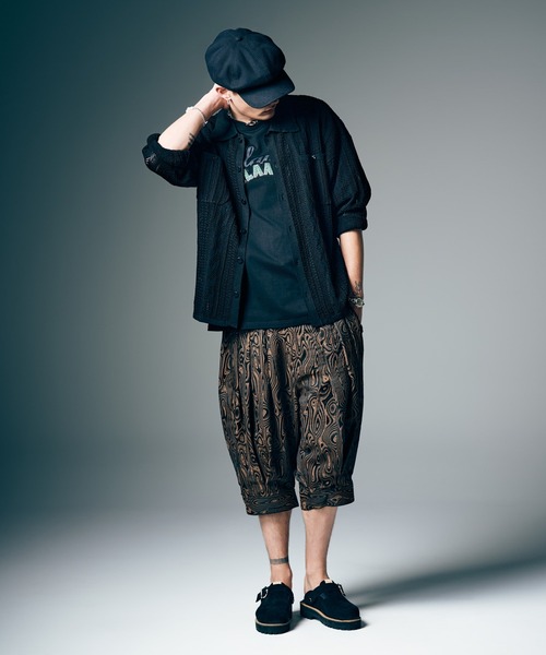 glamb(グラム)の「Glitter Logo T-Shirt / グリッターロゴTシャツ(Tシャツ/カットソー・メンズ・ホワイト/ブラック・S/M/L)」の9枚目の写真