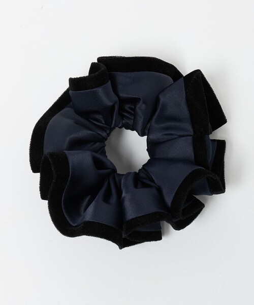 UNITED ARROWS(ユナイテッドアローズ)の「VVN トリム シュシュ(シュシュ・レディース・ネイビー/ブラック・FREE)」の6枚目の写真