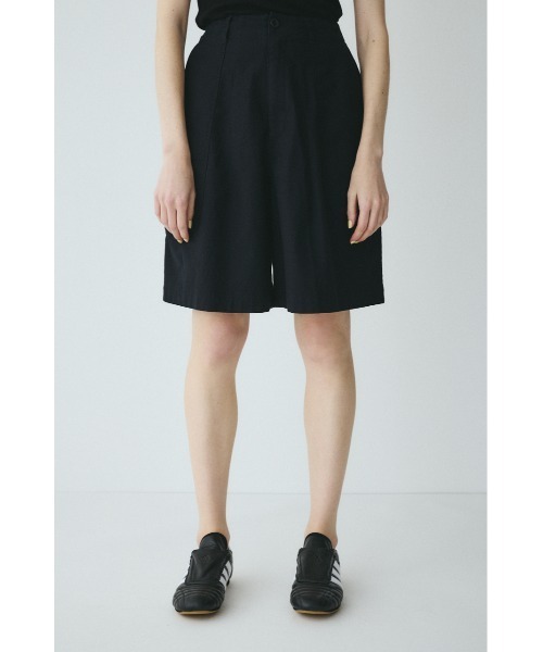 HeRIN.CYE(ヘリンドットサイ)の「Round form baker half pants ラウンドフォルムベイカーカーゴパンツ(その他パンツ・レディース・ホワイト/カーキ/ブラック・38/36)」の2枚目の写真