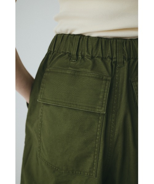 HeRIN.CYE(ヘリンドットサイ)の「Round form baker half pants ラウンドフォルムベイカーカーゴパンツ(その他パンツ・レディース・ホワイト/カーキ/ブラック・38/36)」の9枚目の写真