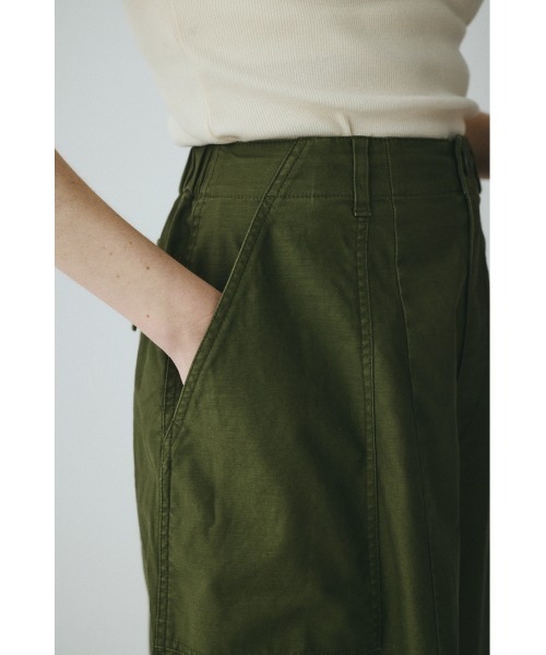 HeRIN.CYE(ヘリンドットサイ)の「Round form baker half pants ラウンドフォルムベイカーカーゴパンツ(その他パンツ・レディース・ホワイト/カーキ/ブラック・38/36)」の10枚目の写真