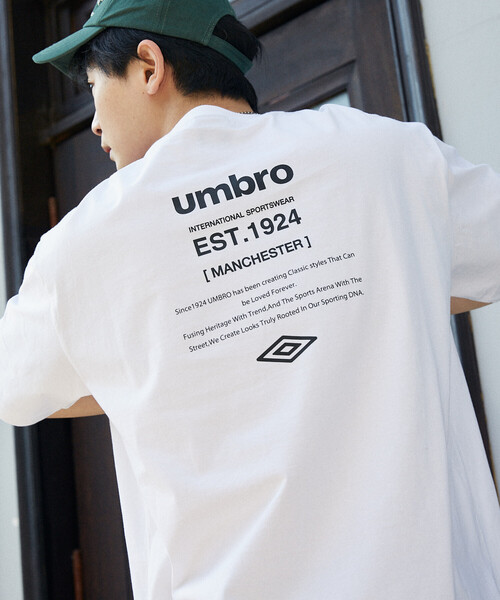 UMBRO（アンブロ）の「UMBRO × PUBLUX/アンブロ 別注　ロゴグラフィックTシャツ　限定展開（Tシャツ/カットソー・メンズ・ピンク/チャコールグレー/ブラック/ホワイト・MEDIUM/LARGE）」の5枚目の写真