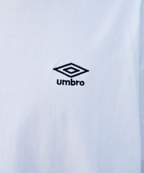 UMBRO（アンブロ）の「UMBRO × PUBLUX/アンブロ 別注　ロゴグラフィックTシャツ　限定展開（Tシャツ/カットソー・メンズ・ピンク/チャコールグレー/ブラック/ホワイト・MEDIUM/LARGE）」の6枚目の写真