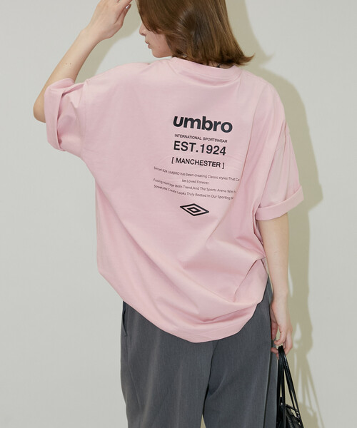 UMBRO（アンブロ）の「UMBRO × PUBLUX/アンブロ 別注　ロゴグラフィックTシャツ　限定展開（Tシャツ/カットソー・メンズ・ピンク/チャコールグレー/ブラック/ホワイト・MEDIUM/LARGE）」の8枚目の写真