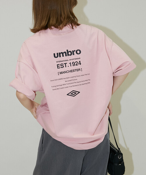 UMBRO（アンブロ）の「UMBRO × PUBLUX/アンブロ 別注　ロゴグラフィックTシャツ　限定展開（Tシャツ/カットソー・メンズ・ピンク/チャコールグレー/ブラック/ホワイト・MEDIUM/LARGE）」の11枚目の写真