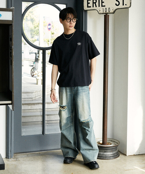 UMBRO（アンブロ）の「UMBRO × PUBLUX/アンブロ 別注　ロゴグラフィックTシャツ　限定展開（Tシャツ/カットソー・メンズ・ピンク/チャコールグレー/ブラック/ホワイト・MEDIUM/LARGE）」の11枚目の写真