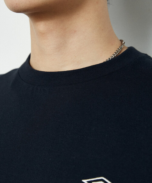 UMBRO（アンブロ）の「UMBRO × PUBLUX/アンブロ 別注　ロゴグラフィックTシャツ　限定展開（Tシャツ/カットソー・メンズ・ピンク/チャコールグレー/ブラック/ホワイト・MEDIUM/LARGE）」の7枚目の写真