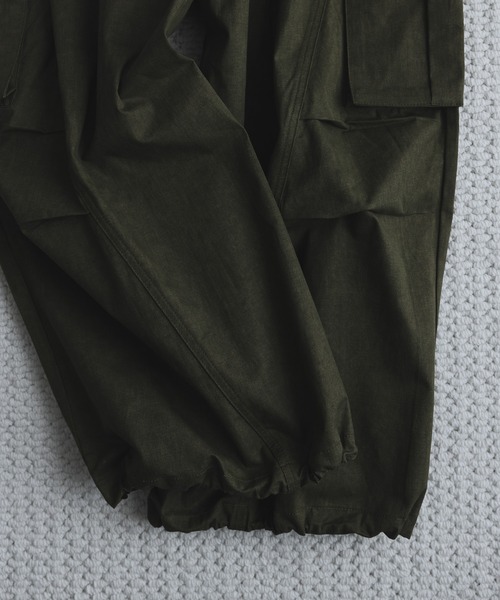 remer(リメール)の「ルーズミリタリーカーゴワイドパンツ / loose military cargo wide PT (3D Seam)(カーゴパンツ・メンズ・ライトグレー/ブラック/カーキ・SMALL/X-SMALL/LARGE/MEDIUM)」の22枚目の写真