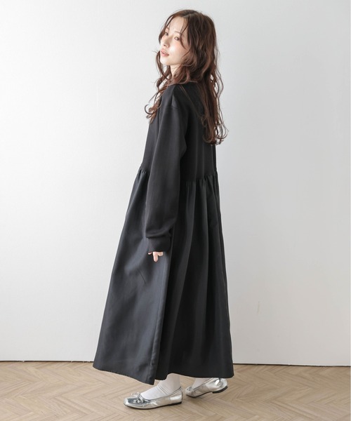 La-gemme(ラジェム)の「ギャザーフレアドッキングワンピース(ワンピース・レディース・ブラック/ベージュ・フリー)」の4枚目の写真