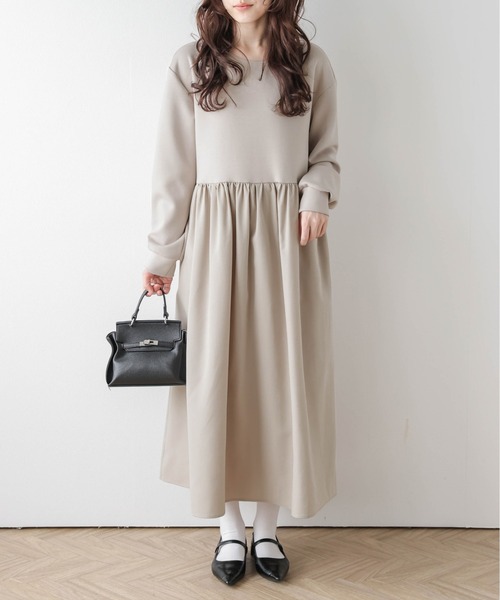 La-gemme(ラジェム)の「ギャザーフレアドッキングワンピース(ワンピース・レディース・ブラック/ベージュ・フリー)」の10枚目の写真