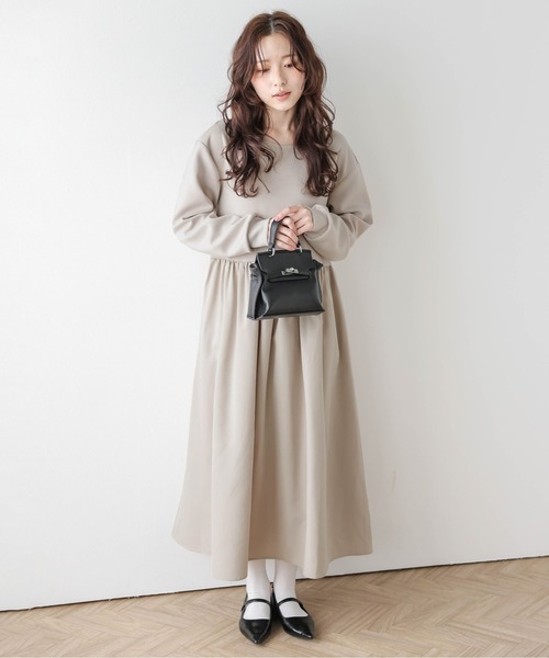 La-gemme(ラジェム)の「ギャザーフレアドッキングワンピース(ワンピース・レディース・ブラック/ベージュ・フリー)」の11枚目の写真