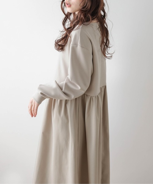 La-gemme(ラジェム)の「ギャザーフレアドッキングワンピース(ワンピース・レディース・ブラック/ベージュ・フリー)」の12枚目の写真
