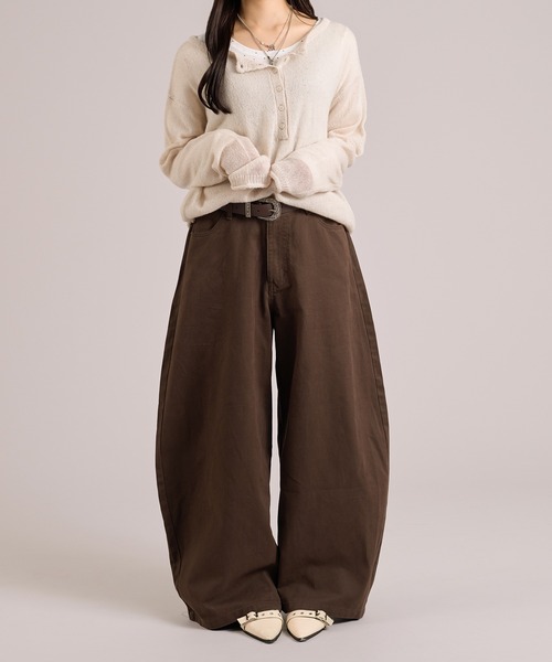 apres jour mignon(アプレジュールミニョン)の「ヘンリーシアーニット(ニット/セーター・レディース・ピンク/ネイビー/グレイッシュベージュ・フリー/LARGE)」の4枚目の写真