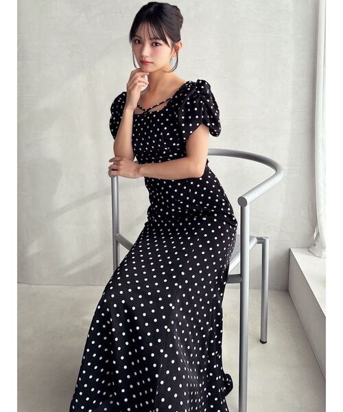 RESEXXY(リゼクシー)の「バブルスリーブマーメイドワンピース(ワンピース・レディース・レッド/ホワイト/ブラック・MEDIUM/SMALL)」の12枚目の写真