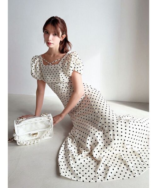 RESEXXY(リゼクシー)の「バブルスリーブマーメイドワンピース(ワンピース・レディース・レッド/ホワイト/ブラック・MEDIUM/SMALL)」の15枚目の写真