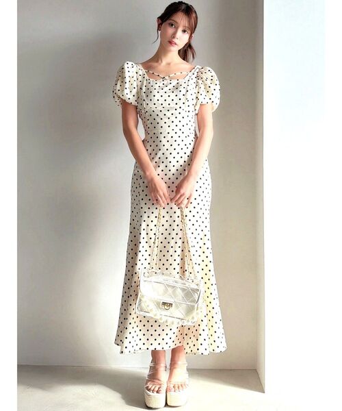 RESEXXY(リゼクシー)の「バブルスリーブマーメイドワンピース(ワンピース・レディース・レッド/ホワイト/ブラック・MEDIUM/SMALL)」の18枚目の写真