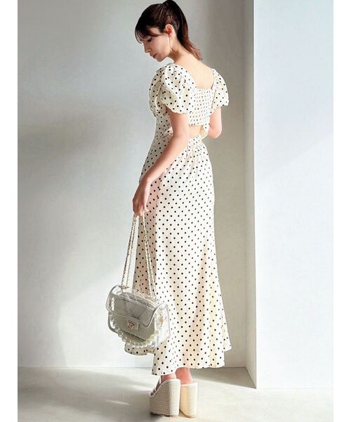 RESEXXY(リゼクシー)の「バブルスリーブマーメイドワンピース(ワンピース・レディース・レッド/ホワイト/ブラック・MEDIUM/SMALL)」の19枚目の写真