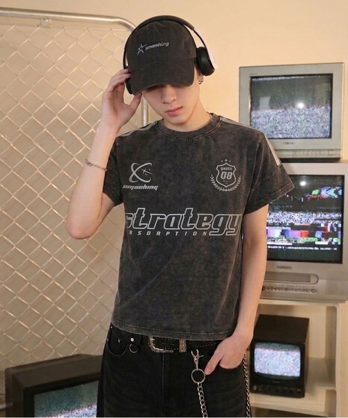 SPINNS（スピンズ）の「短丈ピグメント加工半袖Tシャツ/ゲームシャツロゴ（Tシャツ/カットソー・メンズ・ブラック系その他/グレー系その他/ブラウン系その他・ONESIZE）」の2枚目の写真