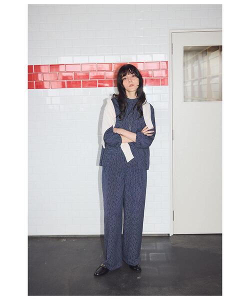 NEWYORKER(ニューヨーカー)の「ダイヤドットプリント スタンドネックギャザーブラウス(シャツ/ブラウス・レディース・ネイビー/ホワイト・9号/11号)」の14枚目の写真