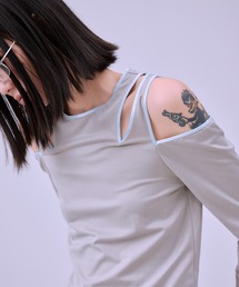 THINGS THAT MATTER | FIBRIL SATIN JERSEY NOTCH DESIGN TOPS / フィブリル サテン ジャージー ノッチ デザイン トップス(Tシャツ/カットソー)