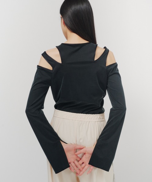 THINGS THAT MATTER（シングス ザット マター）の「FIBRIL SATIN JERSEY NOTCH DESIGN TOPS / フィブリル サテン ジャージー ノッチ デザイン トップス（Tシャツ/カットソー・レディース・グレイッシュベージュ/オレンジ/ブラウン/ブラック・FREE）」の19枚目の写真