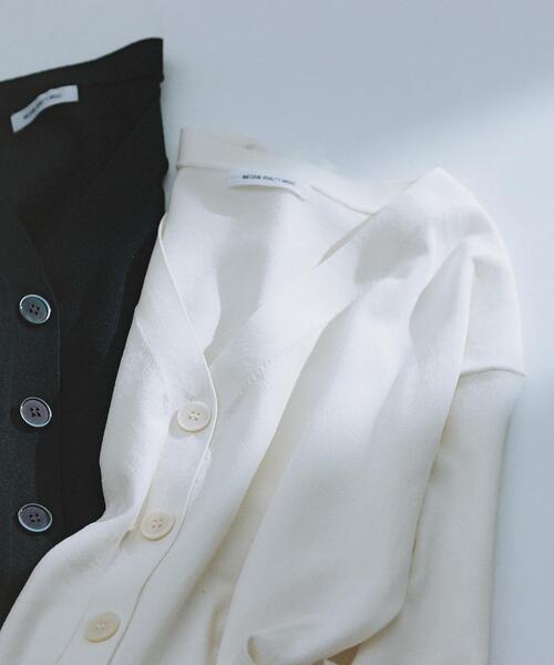 NATURAL BEAUTY BASIC（ナチュラルビューティーベーシック）の「【ちょうど、いい服】毎日頼れる！右腕カーデ（カーディガン/ボレロ・レディース・レッド/オフホワイト/ブルー/ブラック・FREE）」の2枚目の写真