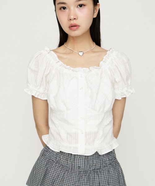 SLY(スライ)の「2WAY PUFF SLEEVE TOPS 2ウェイパフスリーブトップス 春服 夏服(シャツ/ブラウス・レディース・オフホワイト/ライトイエロー/ブラック/マルチ・FREE)」の2枚目の写真