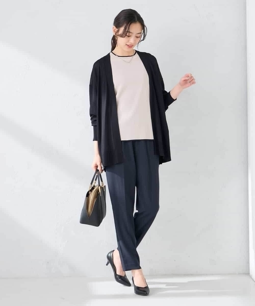 a.v.v（アーヴェヴェ）の「【UVカット/接触冷感】さらさらタッチトッパーカーディガン（カーディガン/ボレロ・レディース・グレー系その他/ブラック/ホワイト/ネイビー/クリーム・36/38/40）」の16枚目の写真