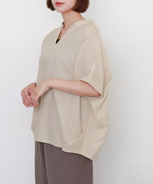 libelle more(リベル モア)の「【吸水速乾/UVケア/抗菌防臭】リネンドルマンシャツ バンドカラー(シャツ/ブラウス・レディース・ラベンダー/ベージュ/ネイビー/セージグリーン/レモンイエロー/オフホワイト/サックスブルー・M/L)」の2枚目の写真