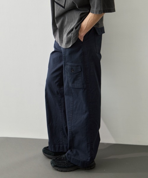 PUBLIC TOKYO(パブリックトウキョウ)の「【PUBLIC TOKYO 】コットンサージベイカーパンツ(カーゴパンツ・メンズ・ネイビー/カーキ・2/1)」の1枚目の写真