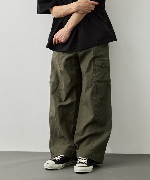 PUBLIC TOKYO(パブリックトウキョウ)の「【PUBLIC TOKYO 】コットンサージベイカーパンツ(カーゴパンツ・メンズ・ネイビー/カーキ・2/1)」の2枚目の写真