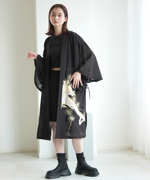 utatane(ウタタネ)の「着物リメイク maison utatane アウター 夜を纏う金糸(その他アウター・レディース・ブラック・FREE)」の2枚目の写真