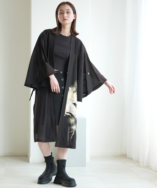 utatane(ウタタネ)の「着物リメイク maison utatane アウター 夜を纏う金糸(その他アウター・レディース・ブラック・FREE)」の3枚目の写真