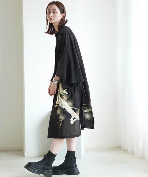 utatane(ウタタネ)の「着物リメイク maison utatane アウター 夜を纏う金糸(その他アウター・レディース・ブラック・FREE)」の4枚目の写真