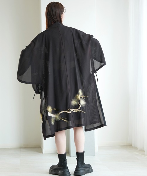 utatane(ウタタネ)の「着物リメイク maison utatane アウター 夜を纏う金糸(その他アウター・レディース・ブラック・FREE)」の6枚目の写真