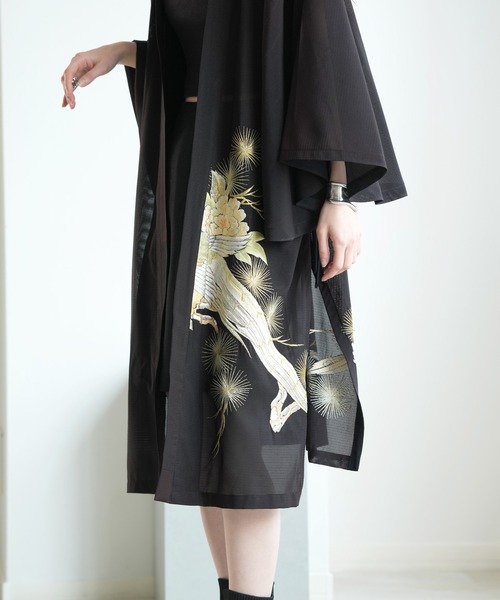 utatane(ウタタネ)の「着物リメイク maison utatane アウター 夜を纏う金糸(その他アウター・レディース・ブラック・FREE)」の12枚目の写真