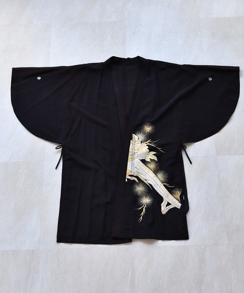 utatane(ウタタネ)の「着物リメイク maison utatane アウター 夜を纏う金糸(その他アウター・レディース・ブラック・FREE)」の16枚目の写真