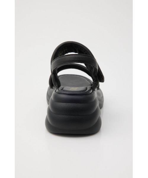 STACCATO(スタッカート)の「ミンネパッファーサンダル(サンダル・レディース・ベージュ/ブラック・22.5cm/23cm/23.5cm/24cm/24.5cm)」の17枚目の写真