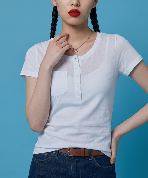 VIVID LADY（ビビッドレディー）の「ヘンリーネックポケットTシャツ（Tシャツ/カットソー・レディース・ネイビー/グレー/ホワイト・FREE）」の8枚目の写真